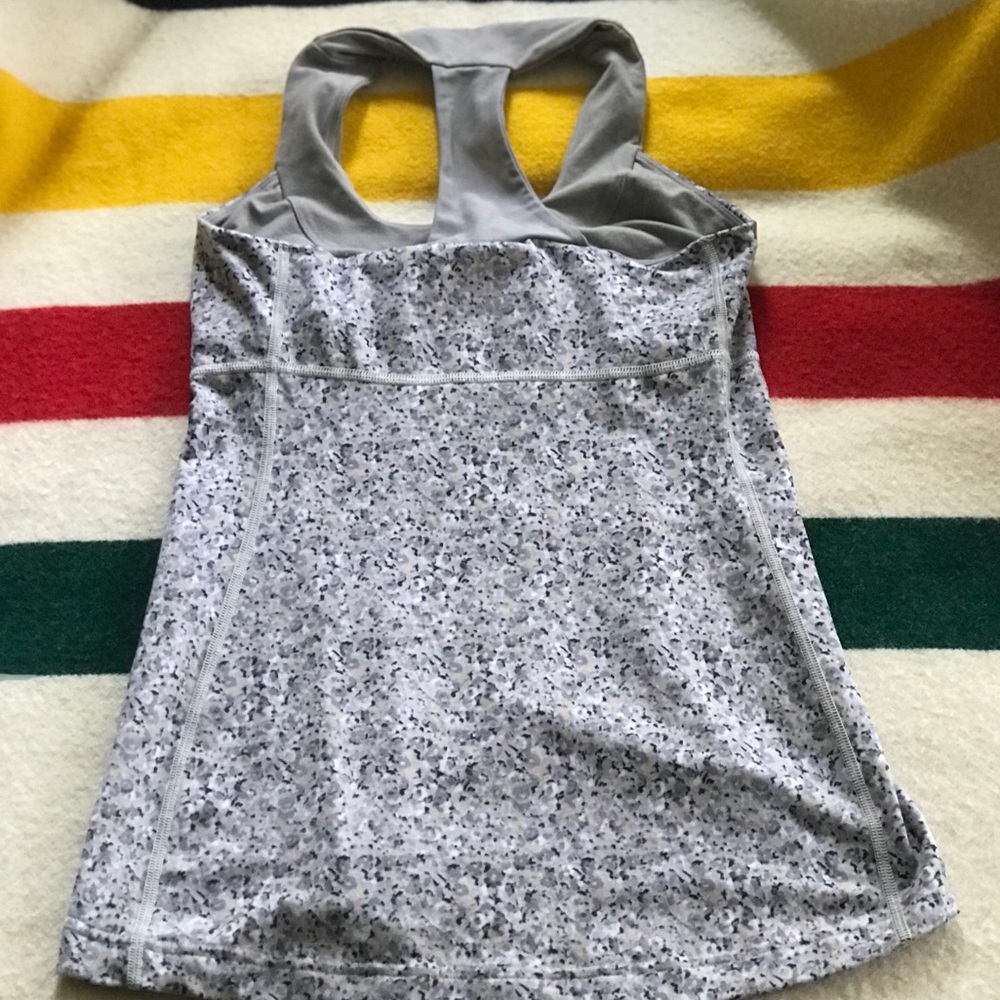 Lululemon Grey Patterned Athletic Top - image 2